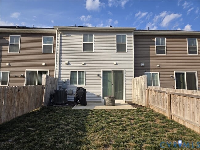 Building Photo - 547 McCormick Farm Pl