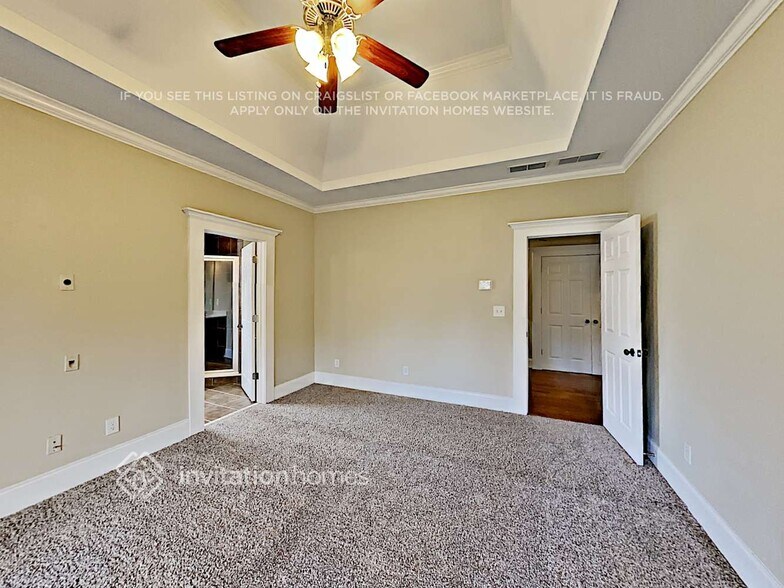 Building Photo - 2350 Bouldercliff Way SE