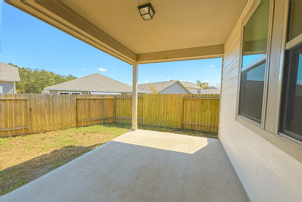 Building Photo - 2220 Cedar Vly Dr
