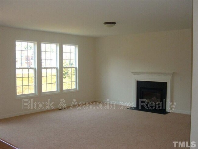 Building Photo - 247 Grenoch Valley Ln