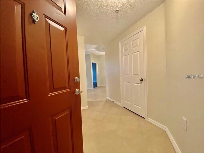 Building Photo - 5655 Bentgrass Dr