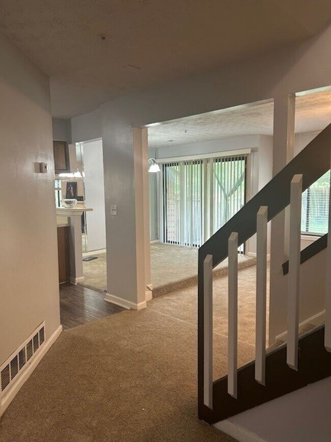 Building Photo - ***BACK ON THE MARKET****LIVING HERE WILL ...
