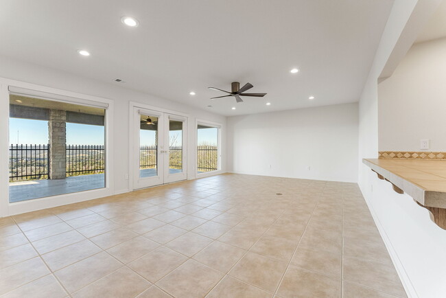 Building Photo - 7182 Las Ventanas Dr