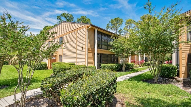 Building Photo - 6019 Scotchwood Glen