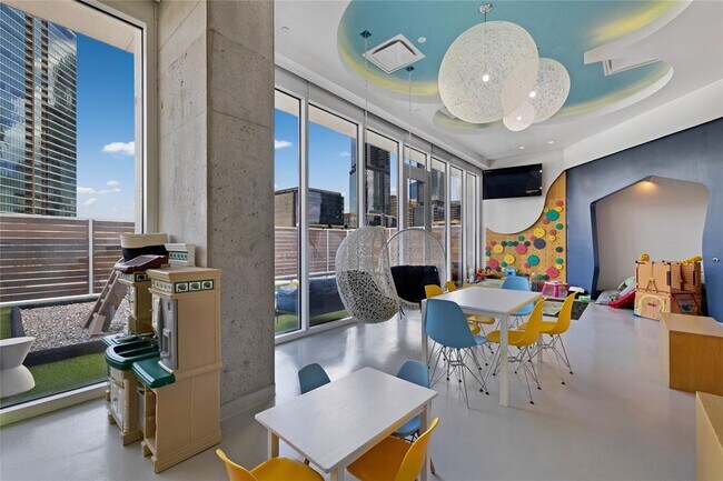 Building Photo - 301 West Ave