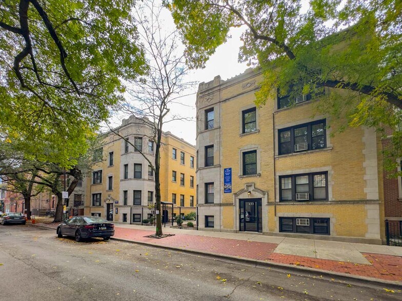 Primary Photo - 434 W Belden Ave