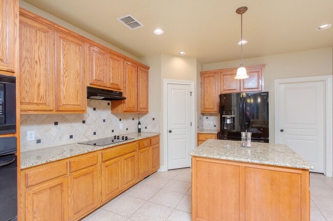 Building Photo - Beautiful 4 Bedroom Rental Home in Lytle, ...