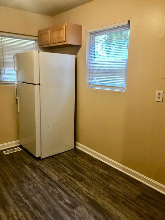 Building Photo - Come see this Newly renovated 2 Bedroom 1 Bath home in Gastonia