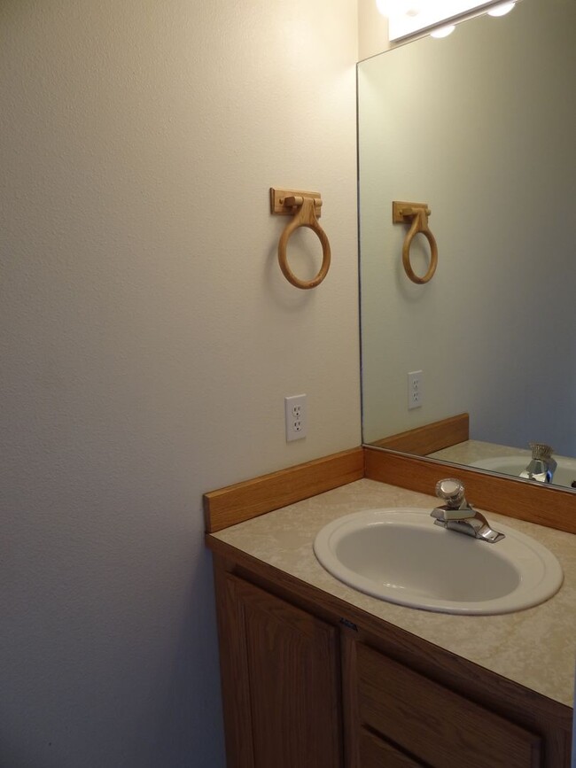 Building Photo - 6 Bedroom Home in Bellingham!