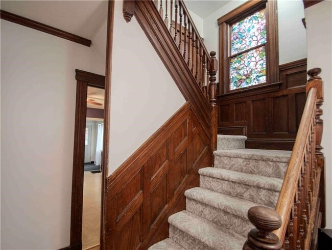 Building Photo - 44 Elmhurst St