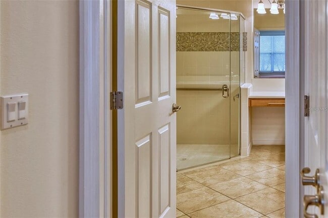 Building Photo - 2310 Palm Tree Dr