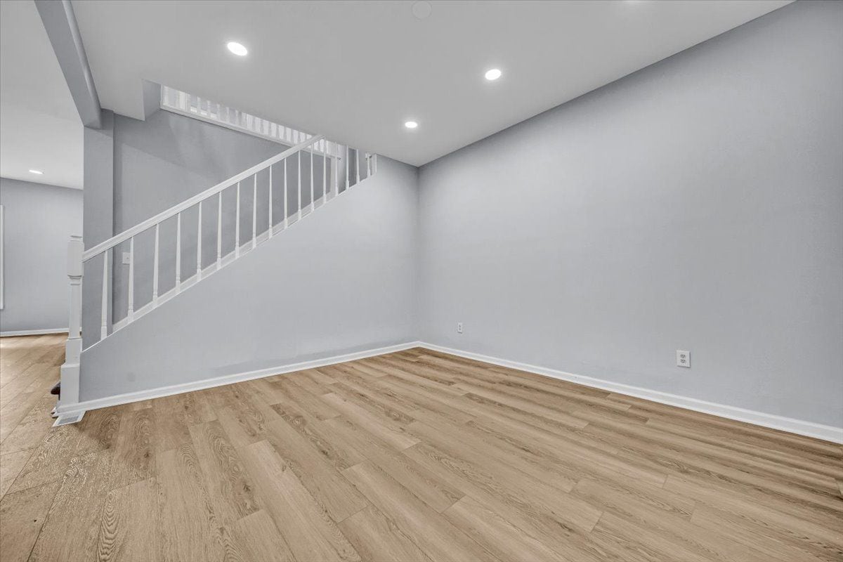 Building Photo - 408 Mt Vernon St