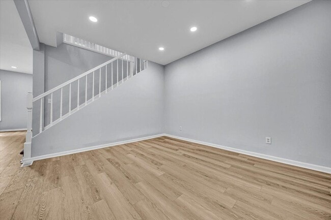 Building Photo - 408 Mt Vernon St