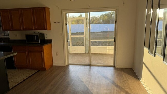 Building Photo - 829 Blanc Ct