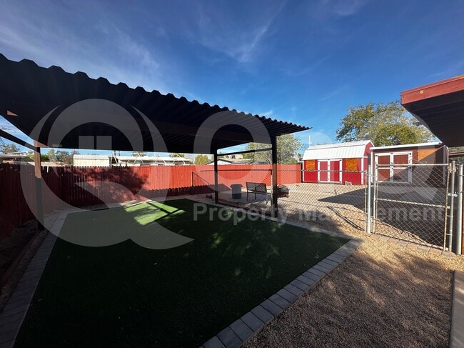 Building Photo - 1132 W Knox Pl