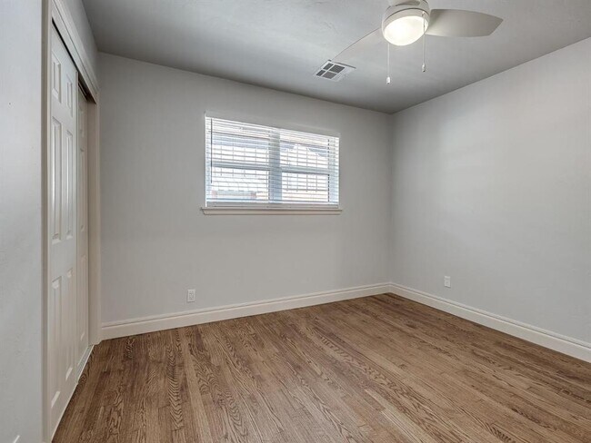 Building Photo - 1320 Avondale Dr