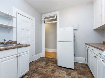 Building Photo - 325 6th Ave SE