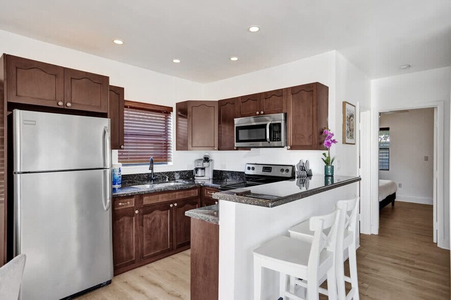 Building Photo - 333 Walnut St