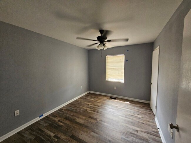 Building Photo - Duplex in Jacksonville