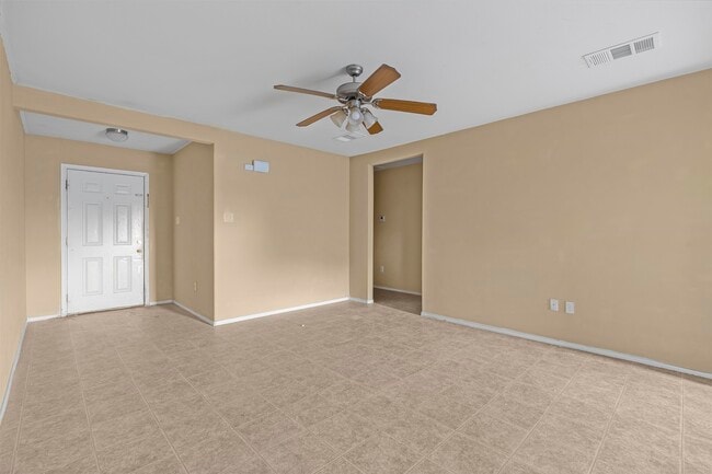 Building Photo - 14119 Fawn Dr