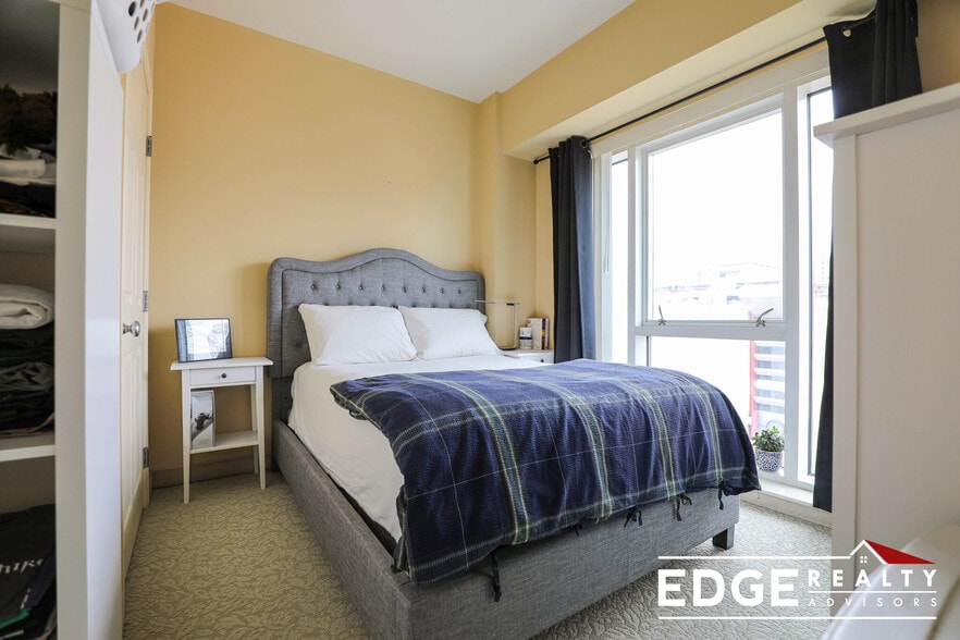 Building Photo - 1 Nassau St