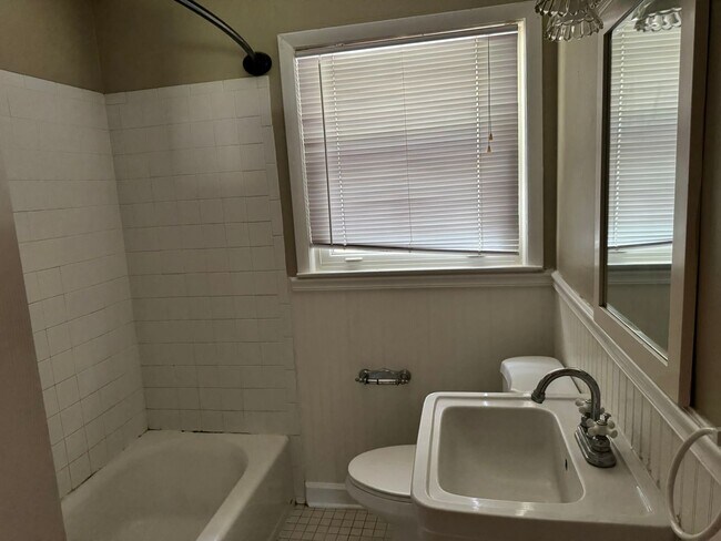 Building Photo - 121 Herty Dr