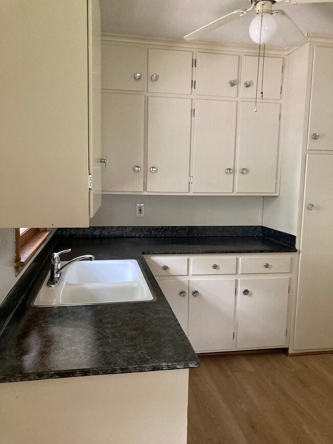 Building Photo - 4124 Lower Beaver Rd