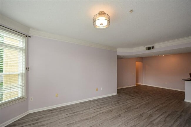 Building Photo - 955 Juniper St NE