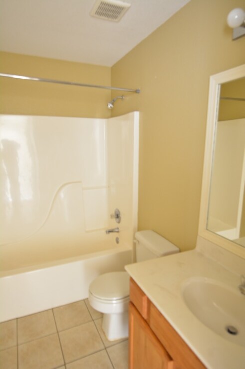 Building Photo - 2712 Greenbriar Ct