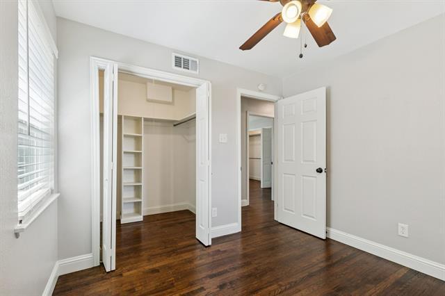 Building Photo - 519 Royal Crest Dr