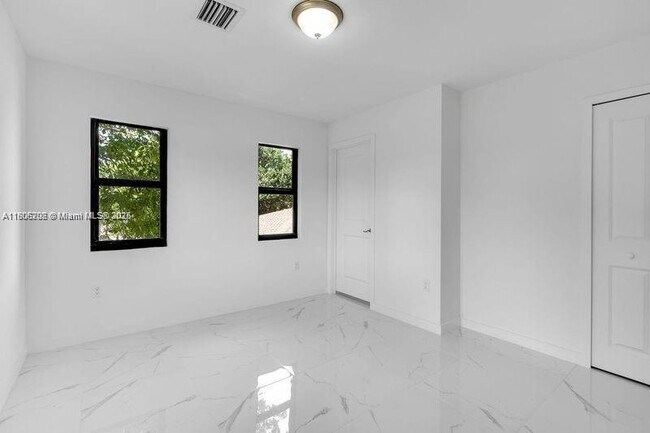 Building Photo - 1821 NW 69th St