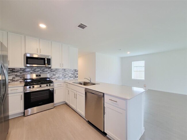 Building Photo - 6 Riverwood Circle Ct