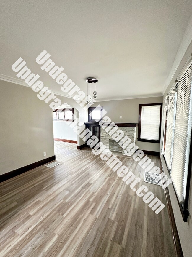 Building Photo - 174 Milton St