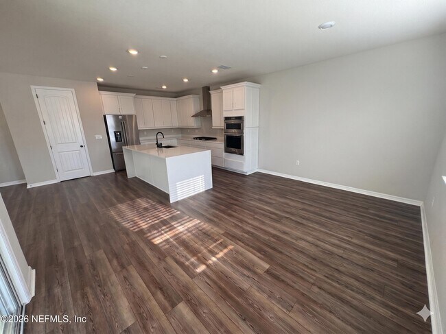 Building Photo - 217 Red Barn Rd