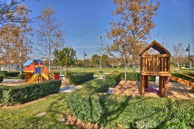 Building Photo - 165 Stepping Stone