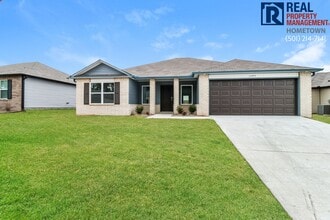 Building Photo - 1495 Meadows Dr