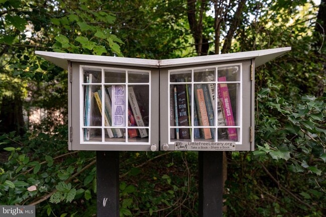 Building Photo - 2227 Glasgow Rd