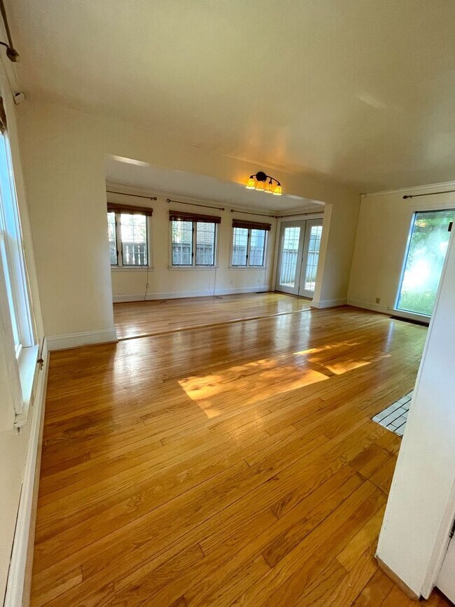 Building Photo - Spacious 3-Bedroom with Finished Basement | Flexible Move-in Date Available