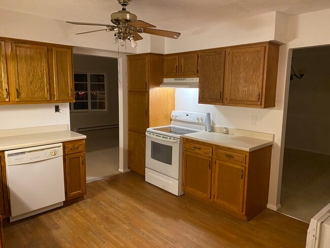 Building Photo - 4305 E Maple Manor Pkwy