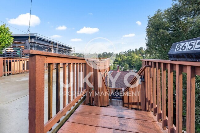 Building Photo - 8655 Skyline Blvd