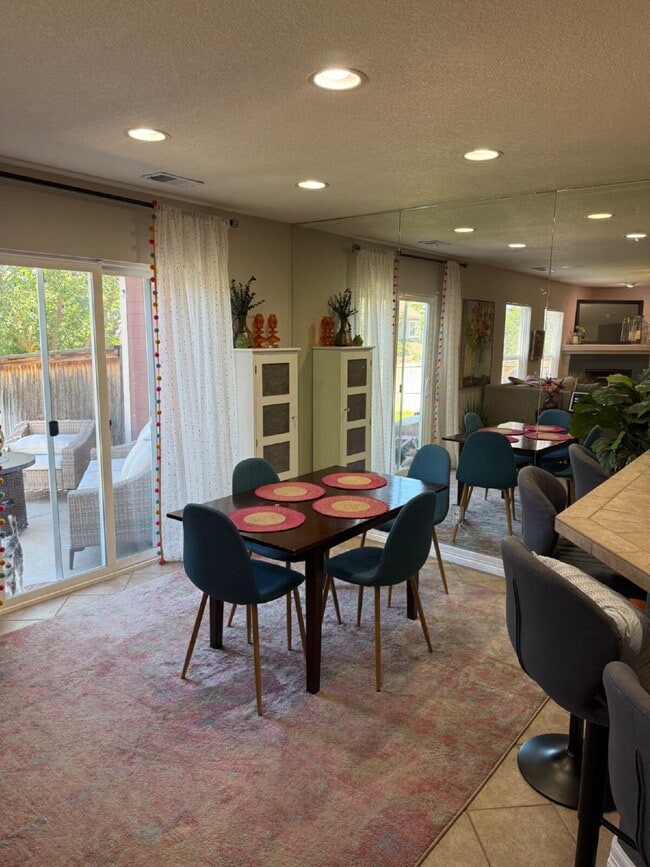 Building Photo - "Charming 3-Bedroom Duplex in Castle Rock"    Spacious 1806 Sq Ft, 2.5 Baths!  Available - NOW