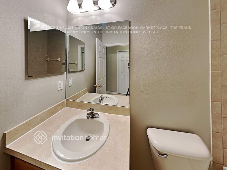 Building Photo - 35001 Meadow Reach Dr