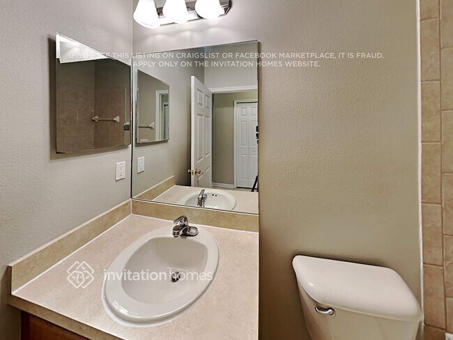 Building Photo - 35001 Meadow Reach Dr