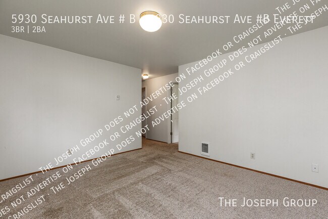 Building Photo - 5930 Seahurst Ave