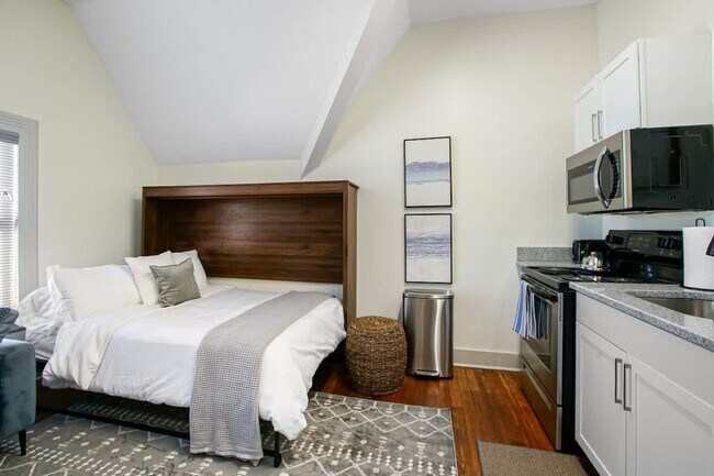 Building Photo - 1848 E 89th St