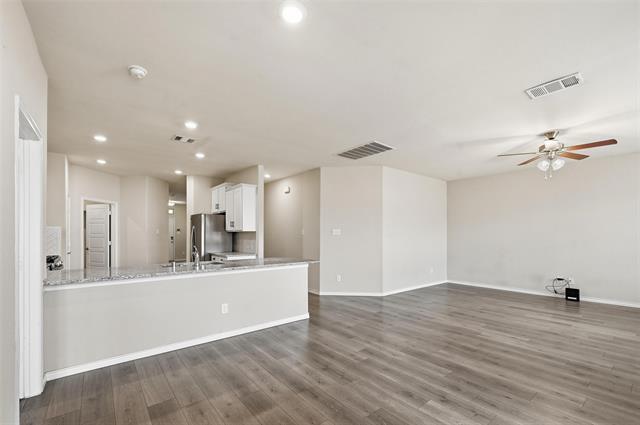 Building Photo - 940 Azure Ln