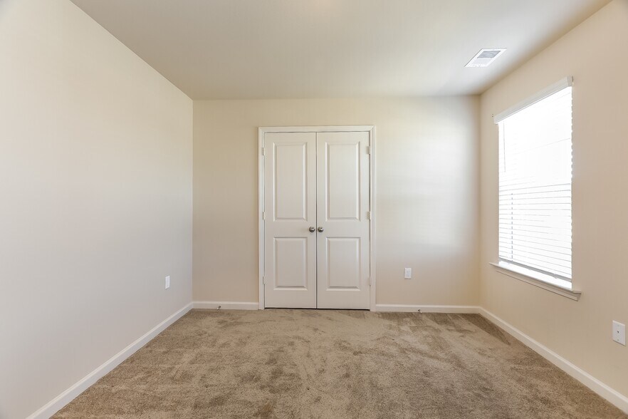 Building Photo - 6310 Rainbow Row