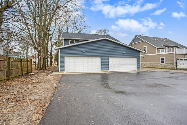 Building Photo - 174 N Monroe St