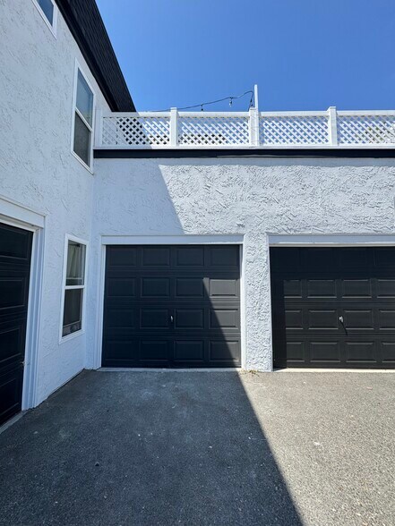 Building Photo - 208 Oswego Ave