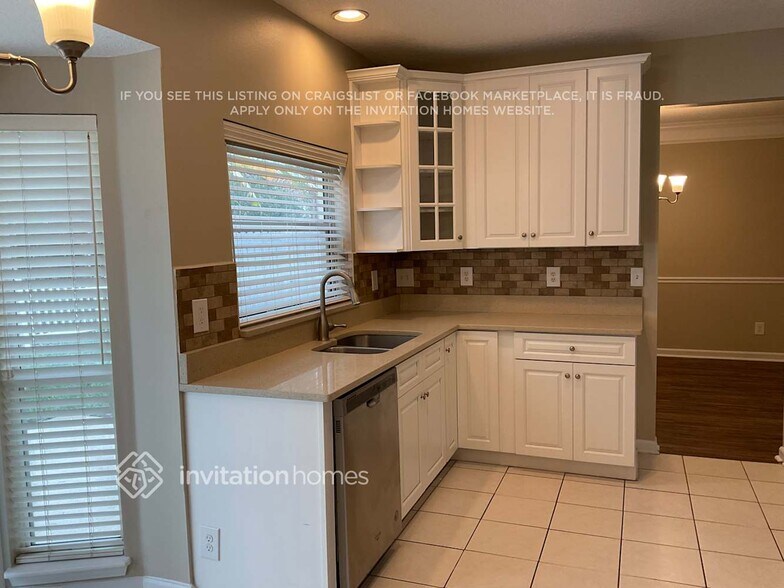 Building Photo - 8519 Glenbury Ct N